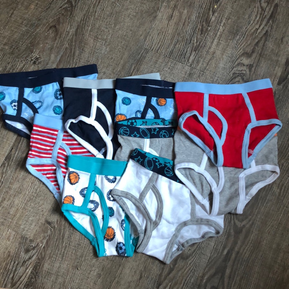 🏈🏀 NWOB 2T-3T underwear ⚾️⚽️